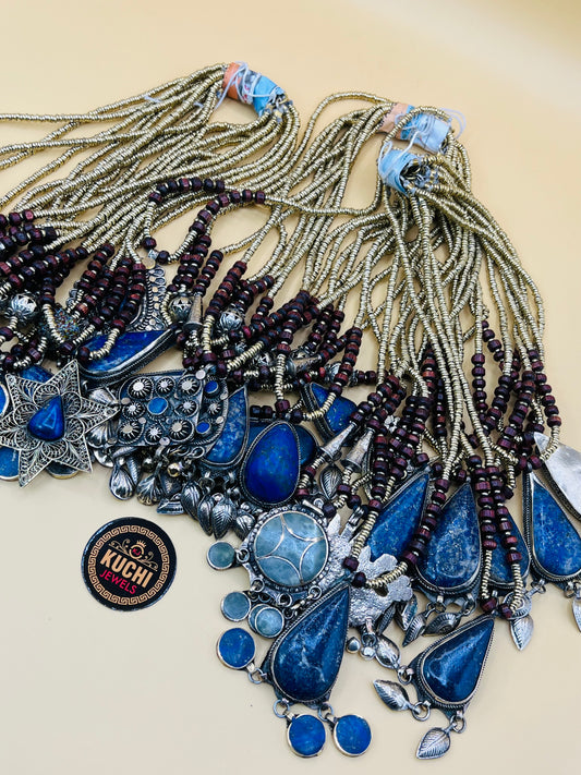 Random Stone Pendant Necklace (One Piece)