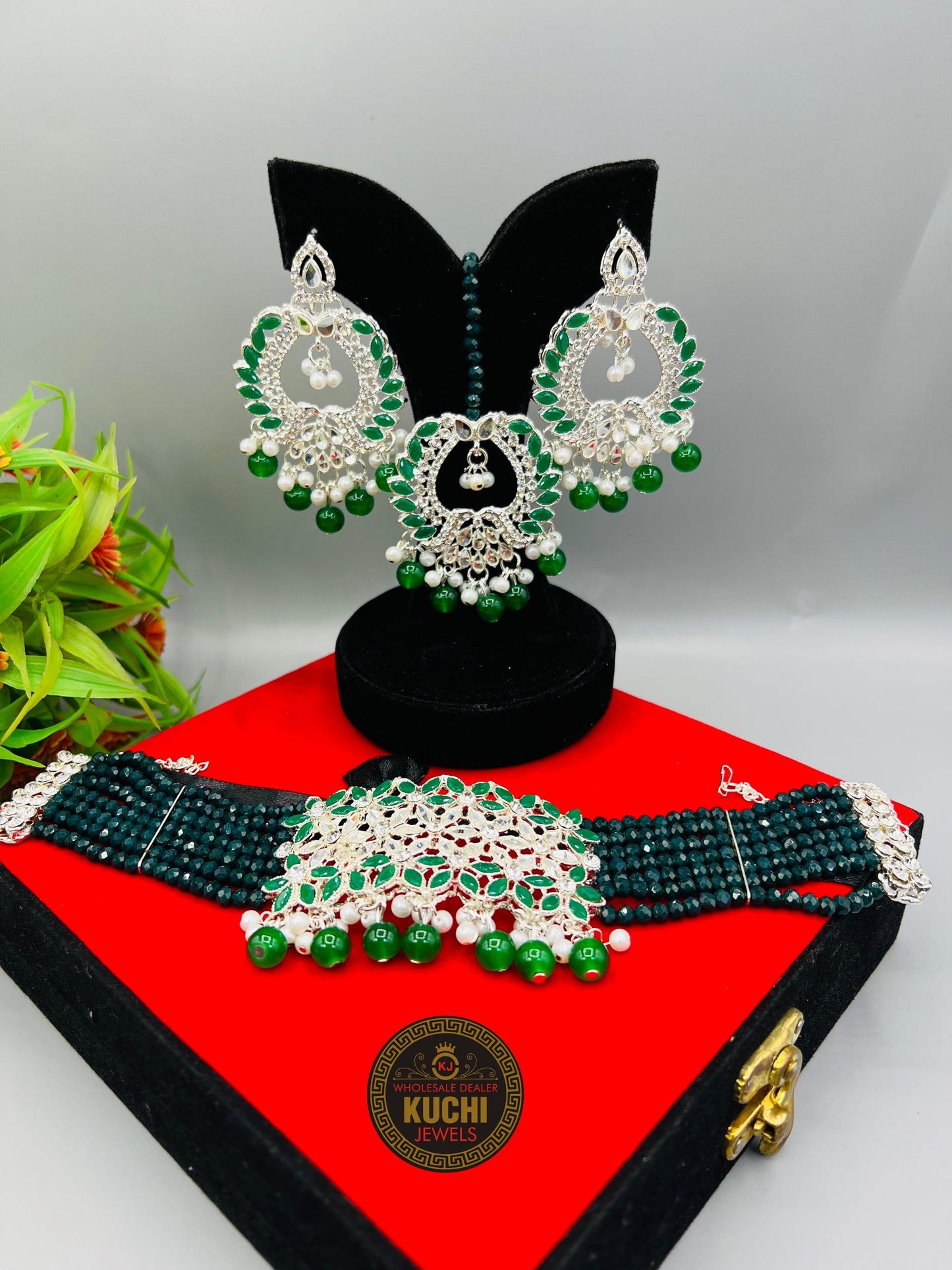 Aleea Pearl Choker Set With Tikka