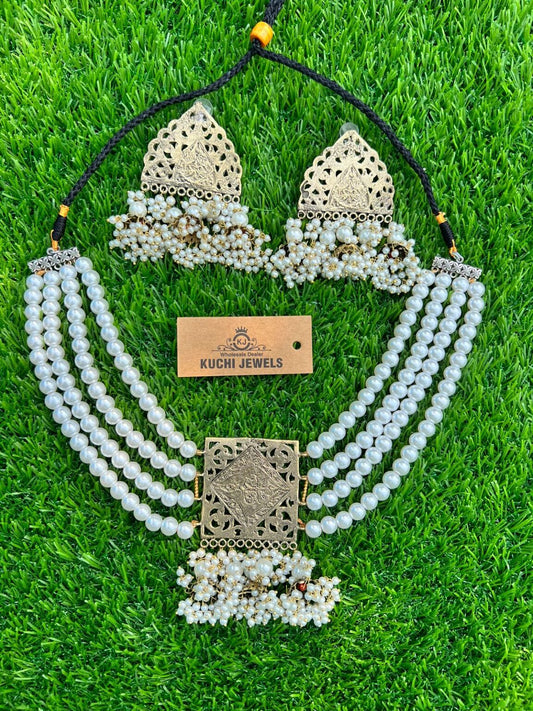 Bohemian White 4 Pearl Lines Choker Set