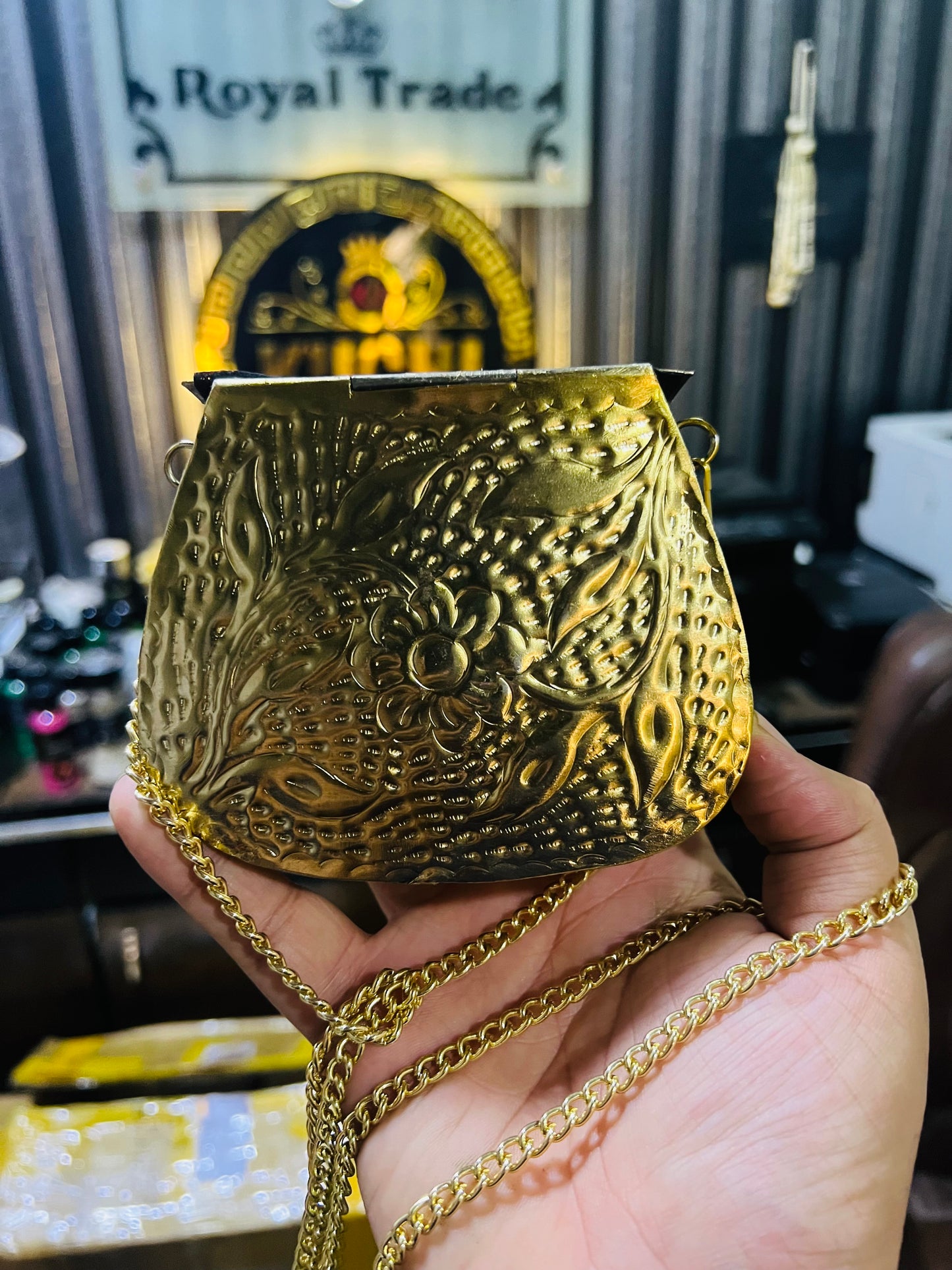Golden Metal Hand Carving Mini Bag -Round