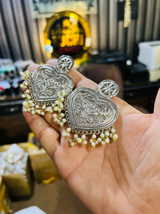 White Beads Hand Carving Silver Ear Rings