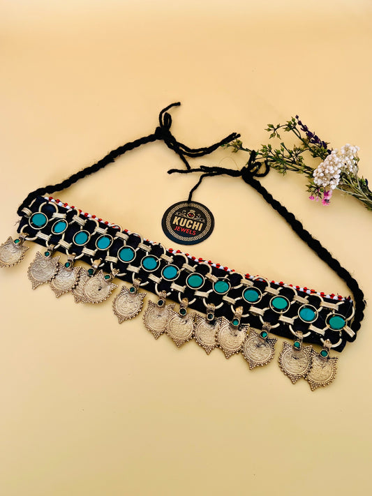 Vintage Style Golden Pieces Choker