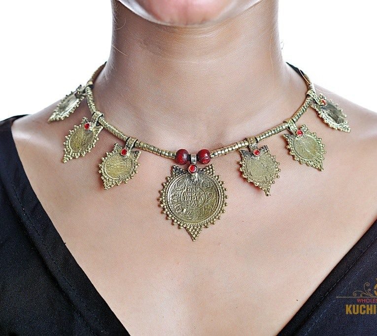 Golden Leaf Smart Choker