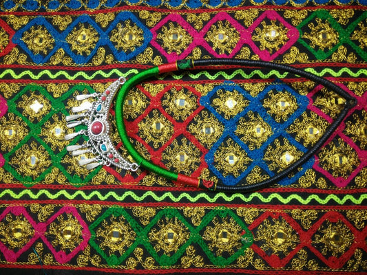 Chokar of Green & Red Cord With Pendant-5