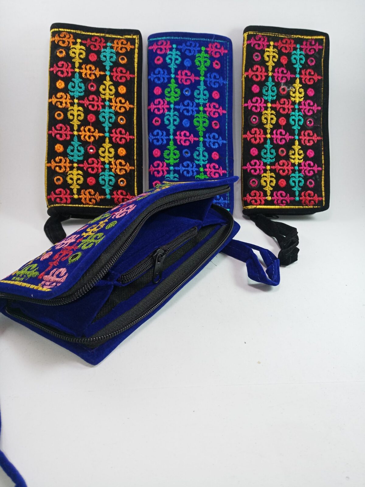 Velvet Hand Clutch Design-1