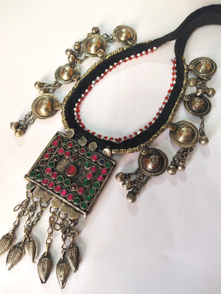 Kuchi Square Bells Pendant Choker