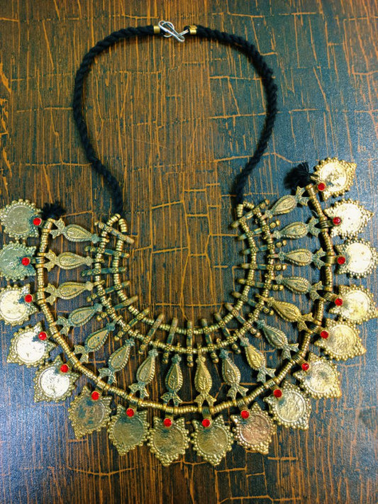 Half Moon Golden Leaf Latest Choker