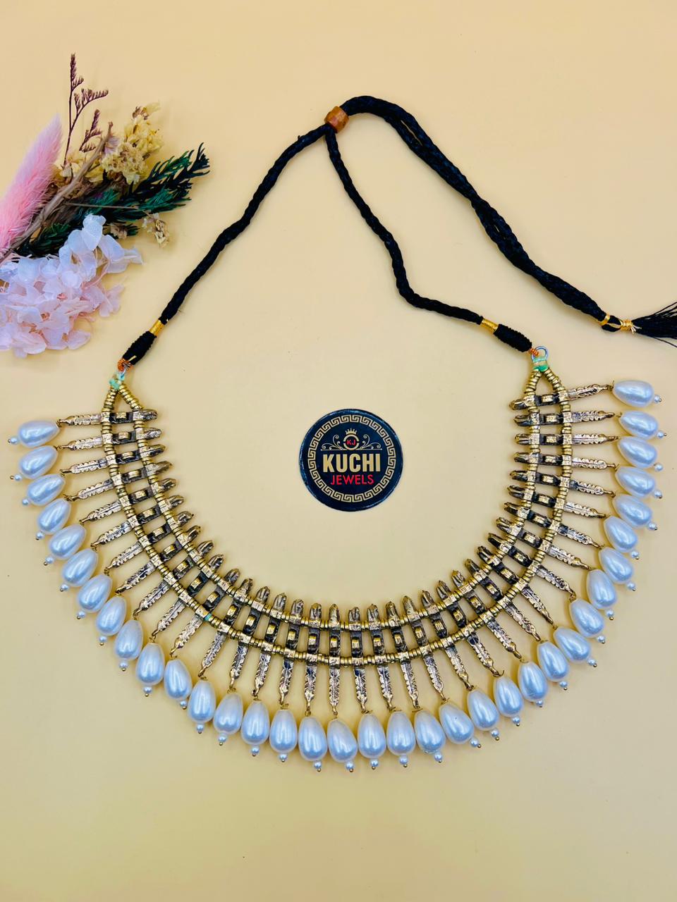 Pearl Embellished Sleek Choker – Perfect for Party Glam