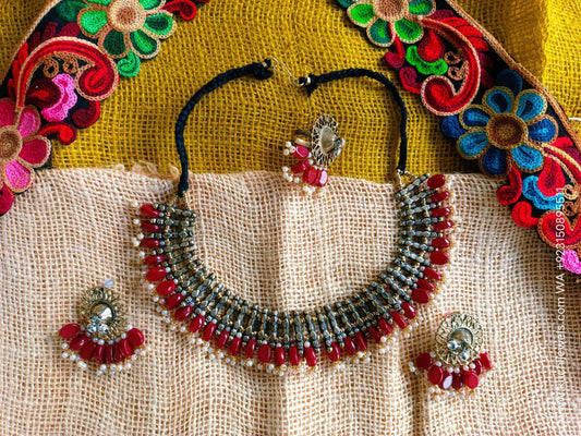 Red Pearls Boho Spike Choker Set