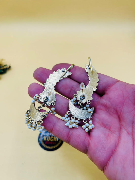 Spin Vail Golden White Beads Earring