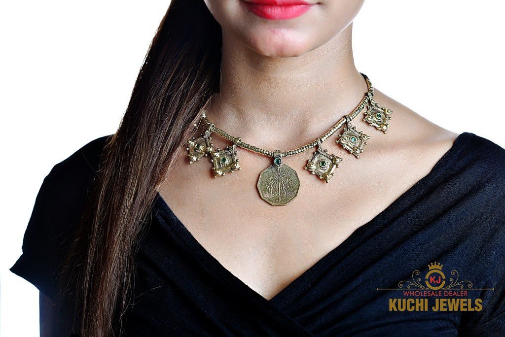 Square Metal Parts Choker