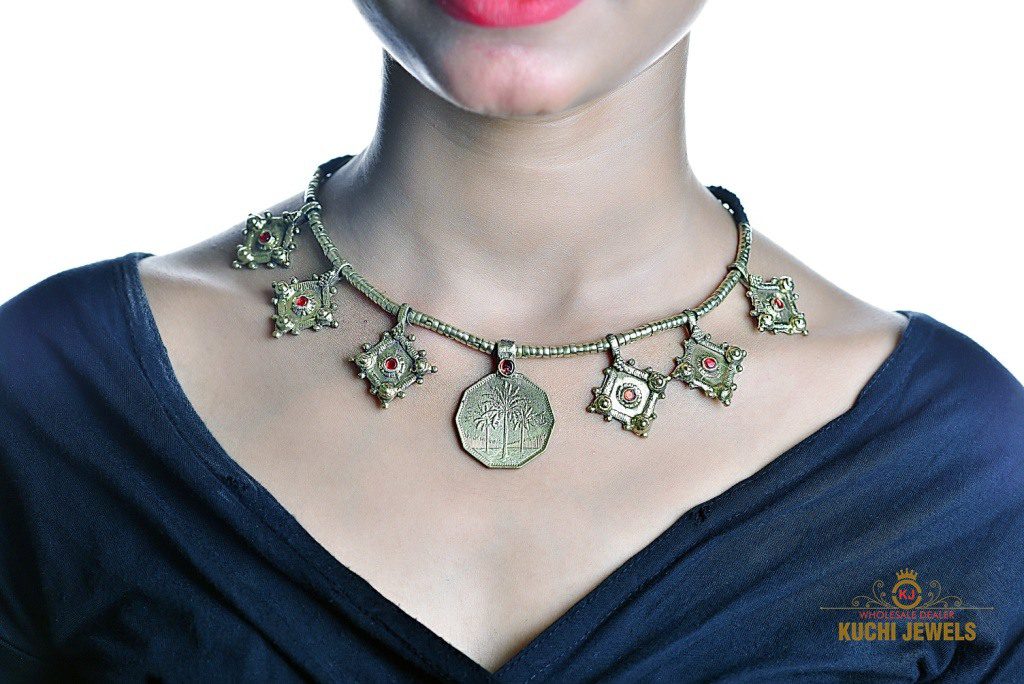 Square Metal Parts Choker