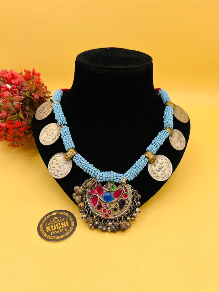 Vintage Pendant Turquoise Beads Short Necklace