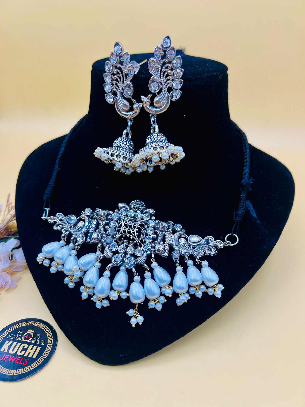 White Pearl Charming Choker Set