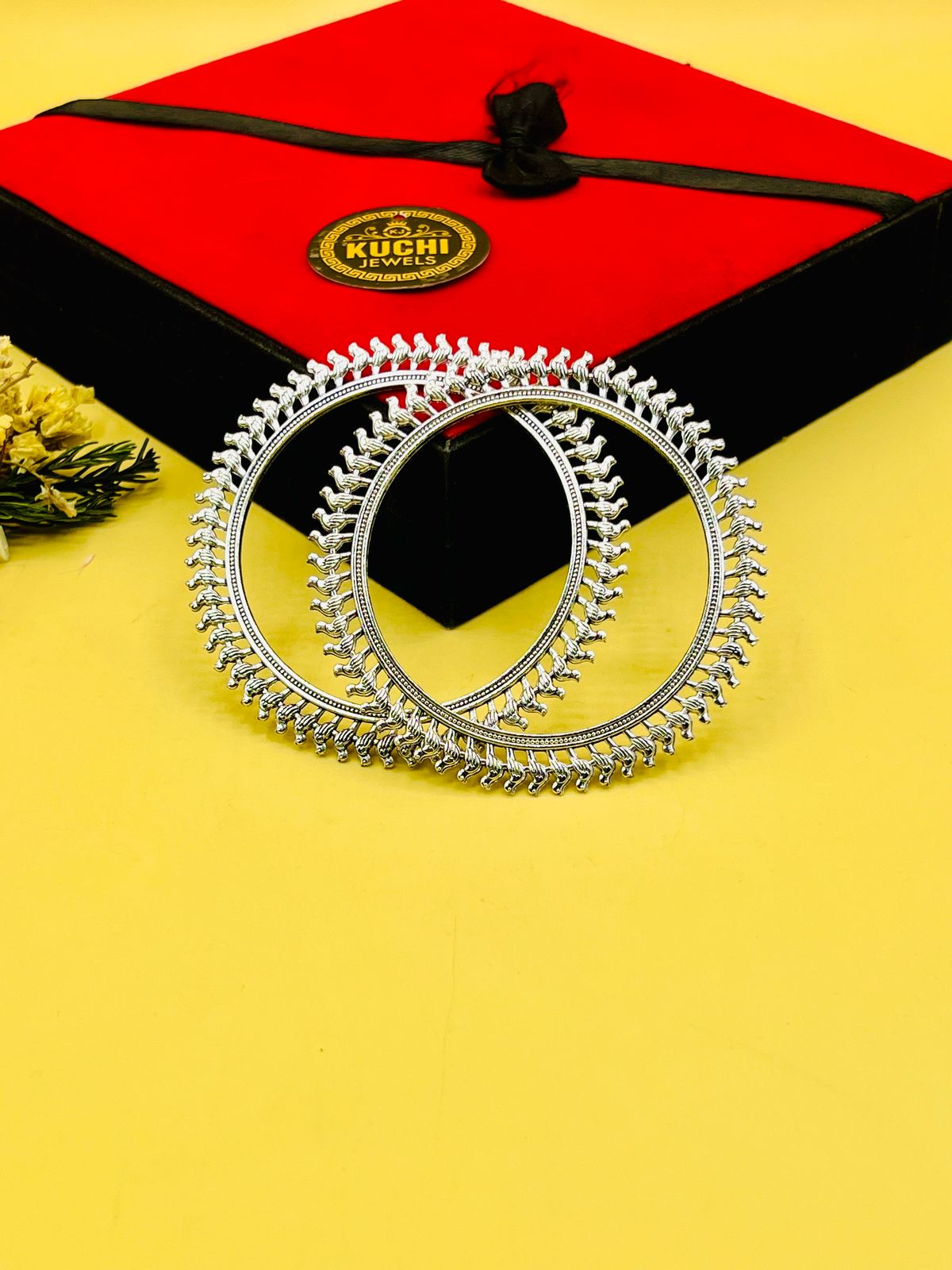 Kinari Flower Oxidized Bracelet Pair (Sawa do)