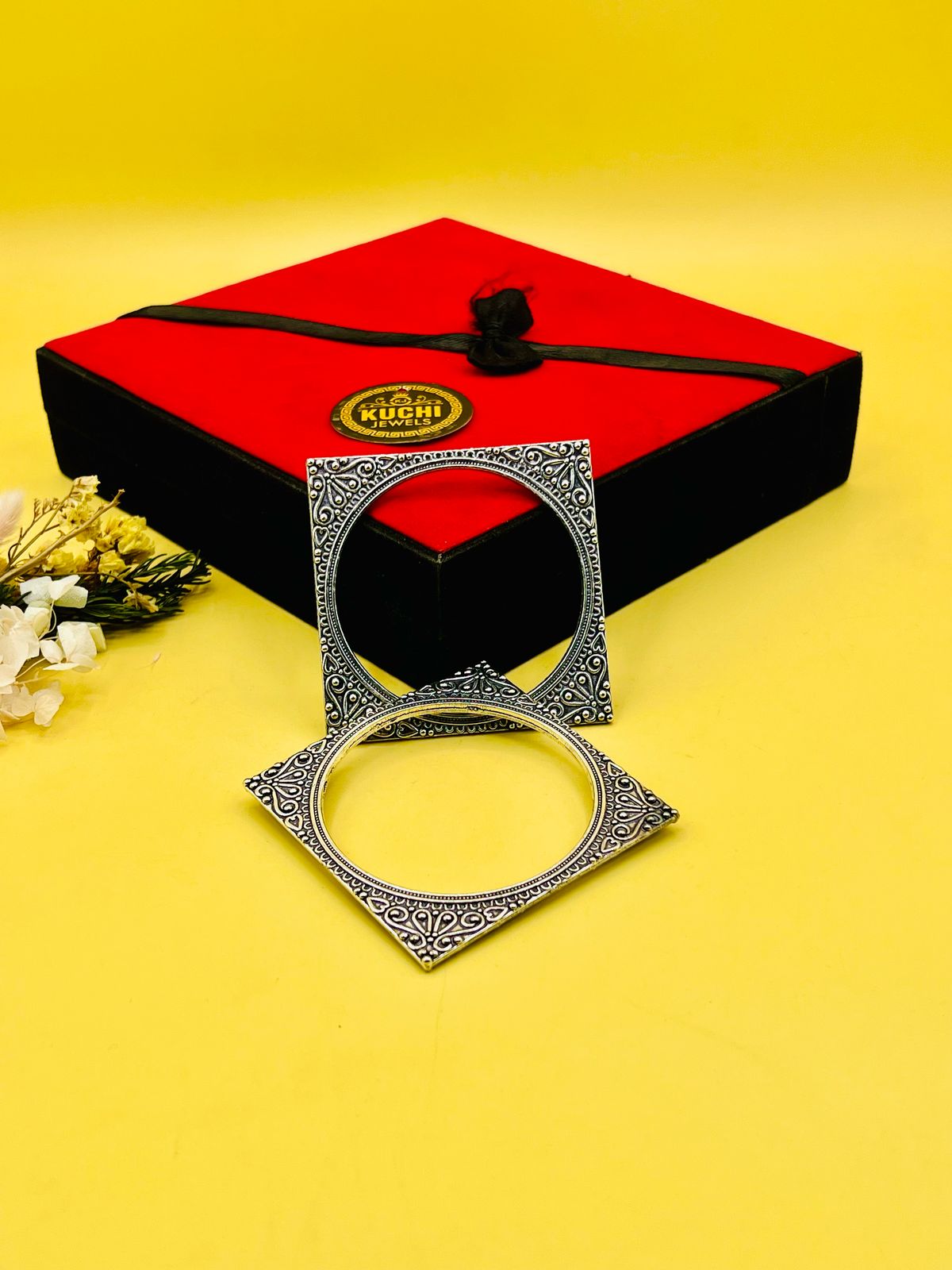 Oxidized Metal Square Flower Bracelet Pair (Sawa do)