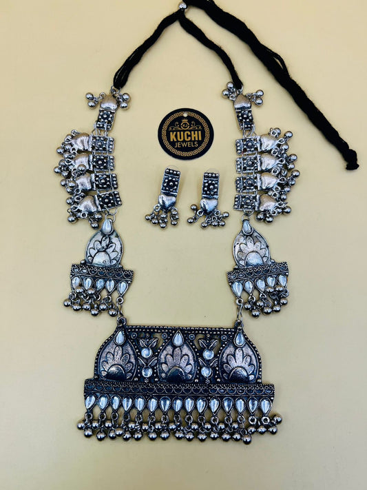 Unique Style Oxidized Necklace Set