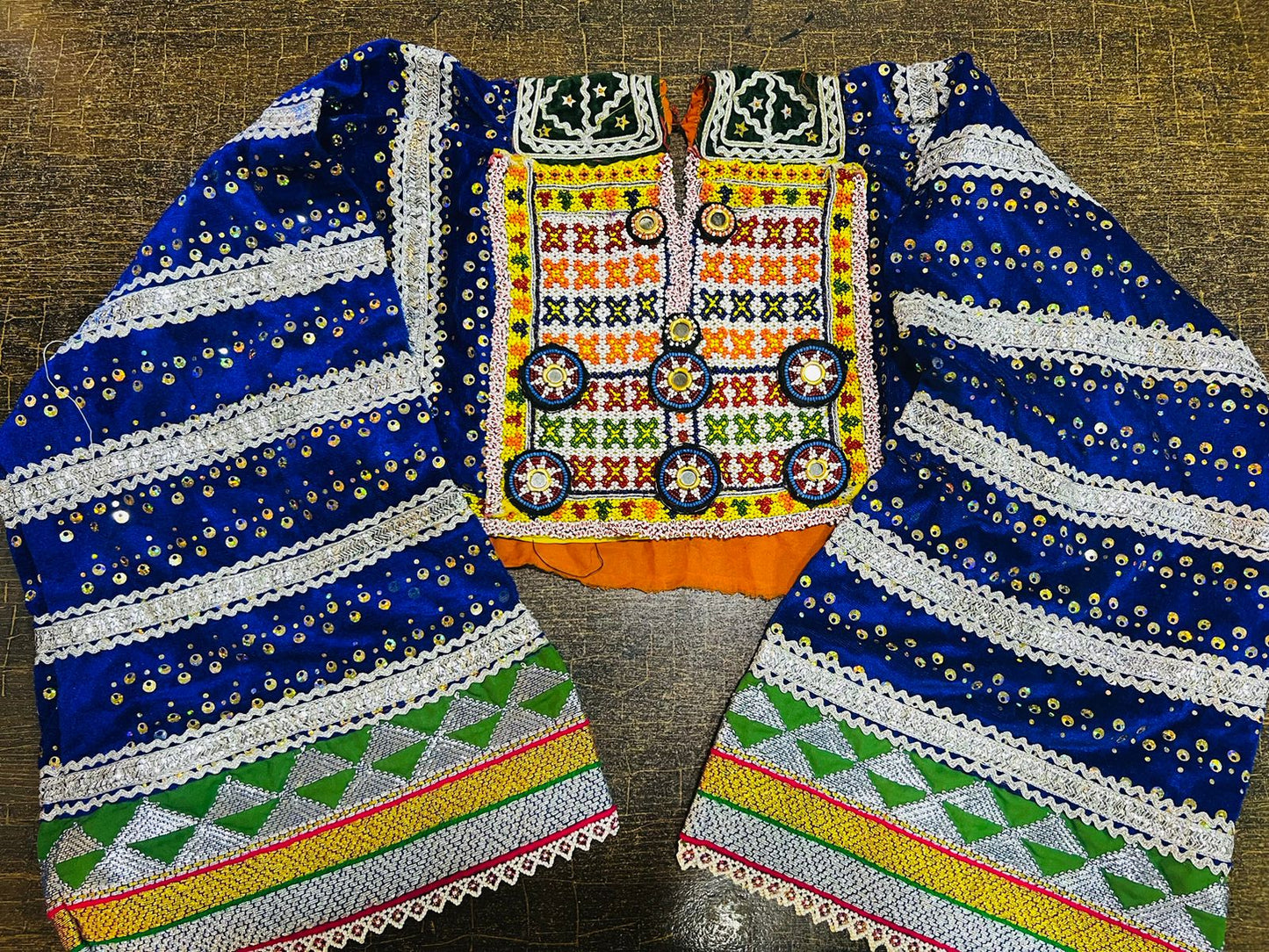 Afghan Vintage Neckline With Sleevez (Gala Bazoo)