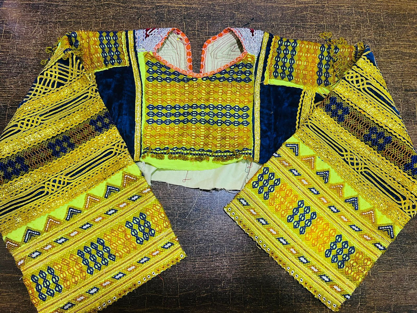 Afghan Vintage Neckline With Sleevez (Gala Bazoo)