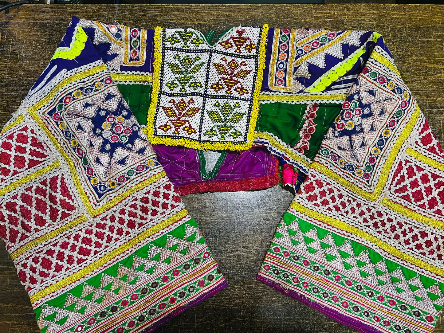 Afghan Vintage Neckline With Sleevez (Gala Bazoo)
