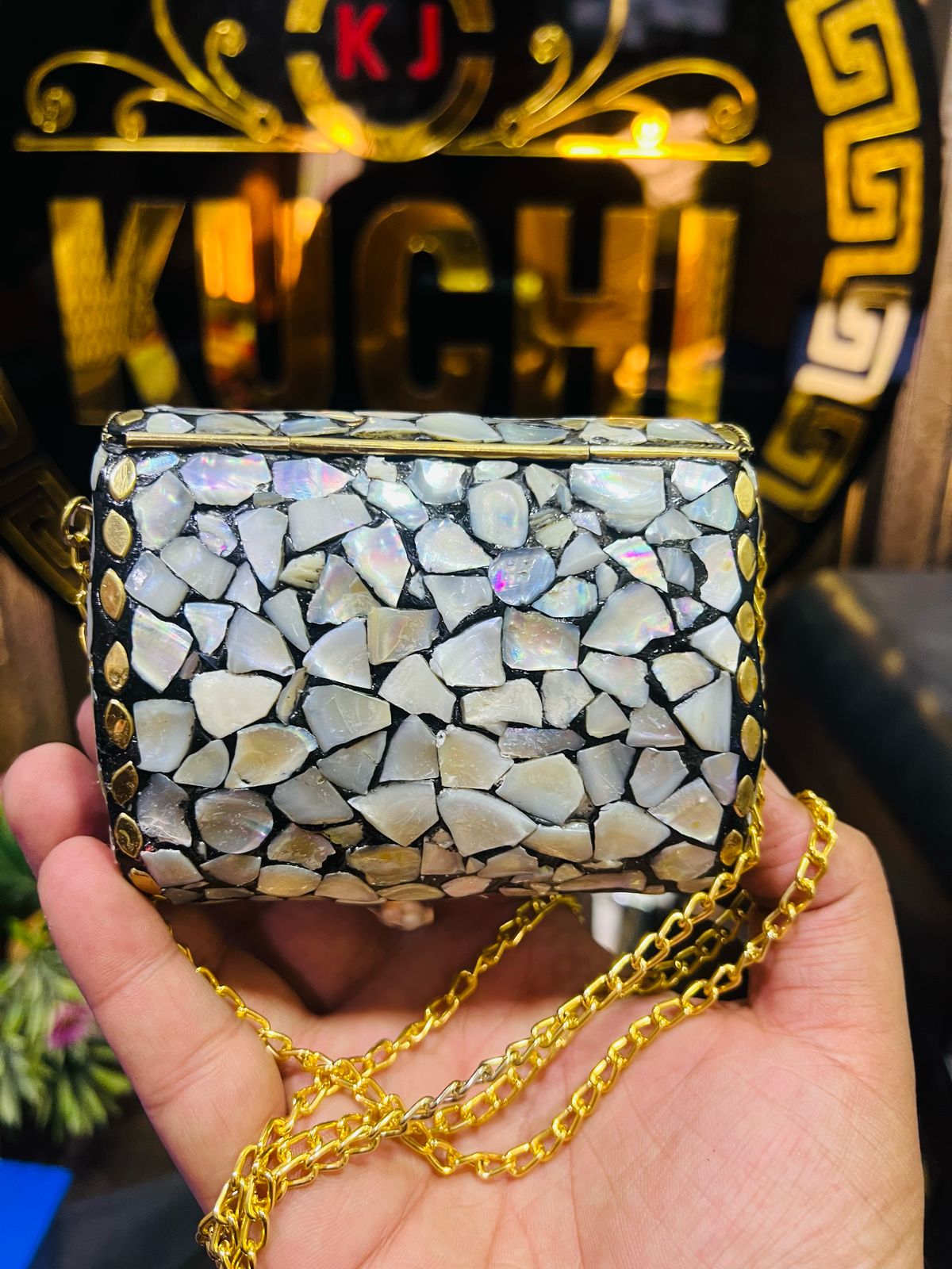 Medium Box Shape Metal Bag White Sipi