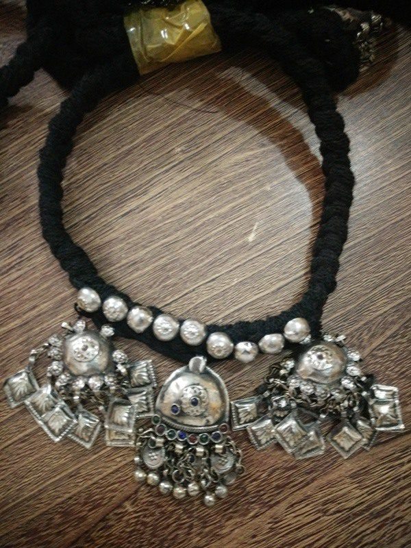 Three Pendant Chokar