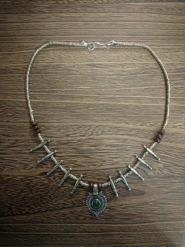 Light Metal Chokar with Crystal Pendant