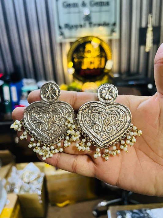 White Beads Hand Carving Silver Ear Rings