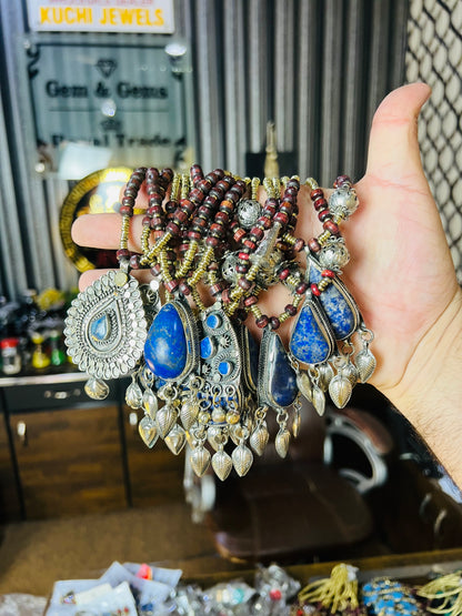 Random Stone Pendant Necklace (One Piece)