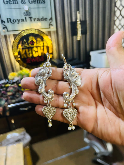 Hanging Heart Ear Cuff Available in Golden And Silver Color