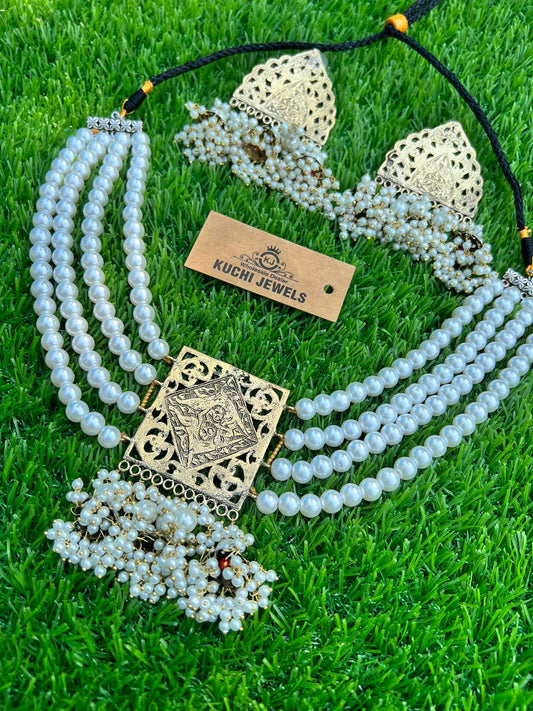 Bohemian White 4 Pearl Lines Choker Set