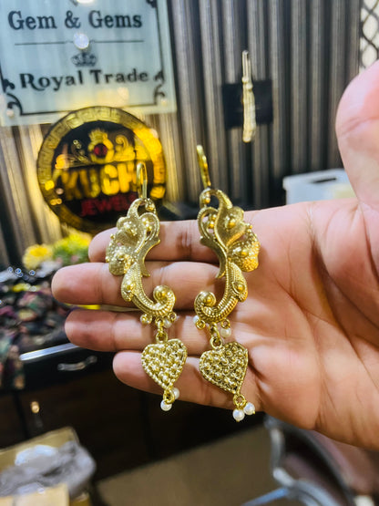 Hanging Heart Ear Cuff Available in Golden And Silver Color
