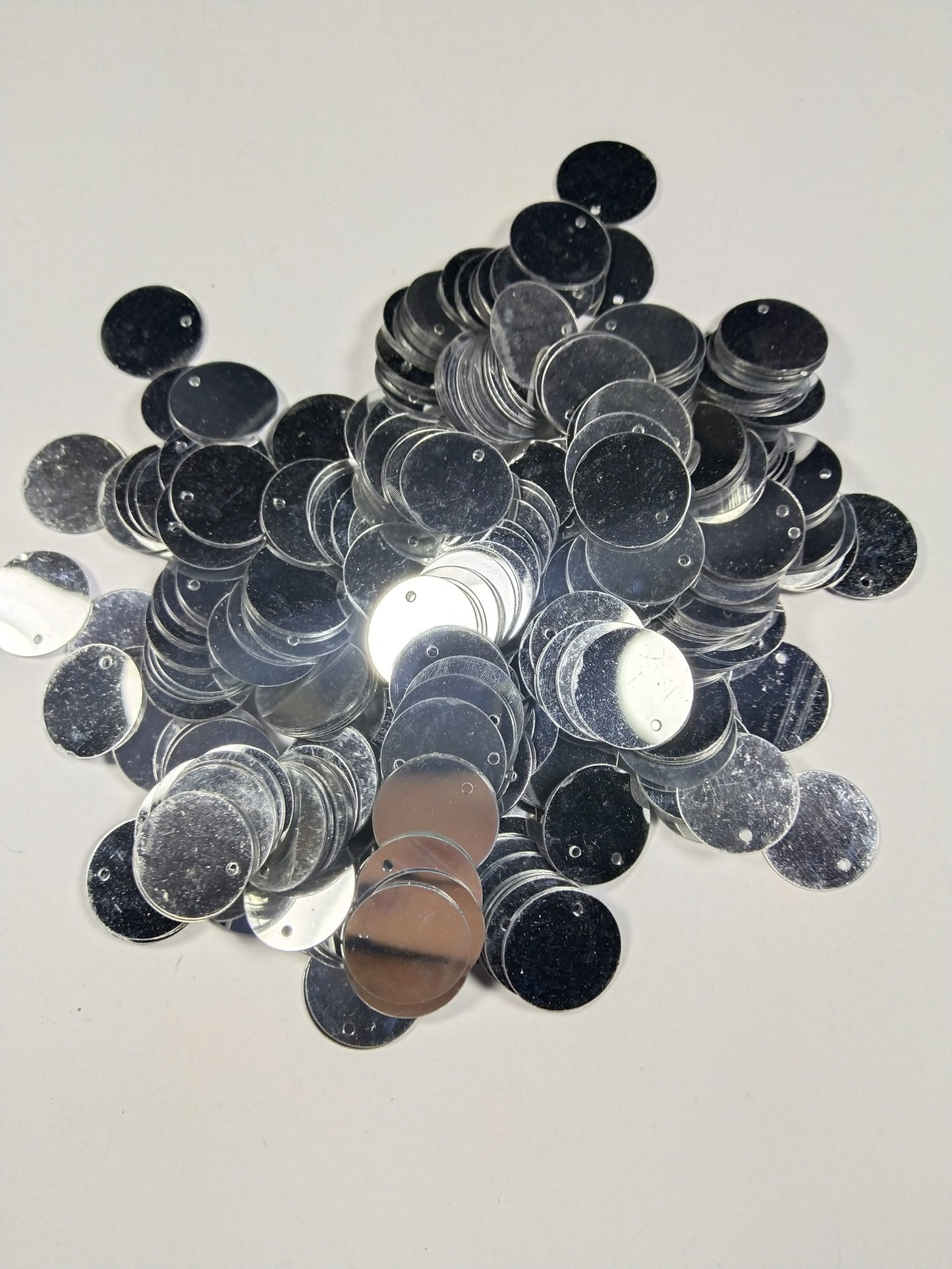 Round Silver Colour Hanging Accessories (100 Pcs)