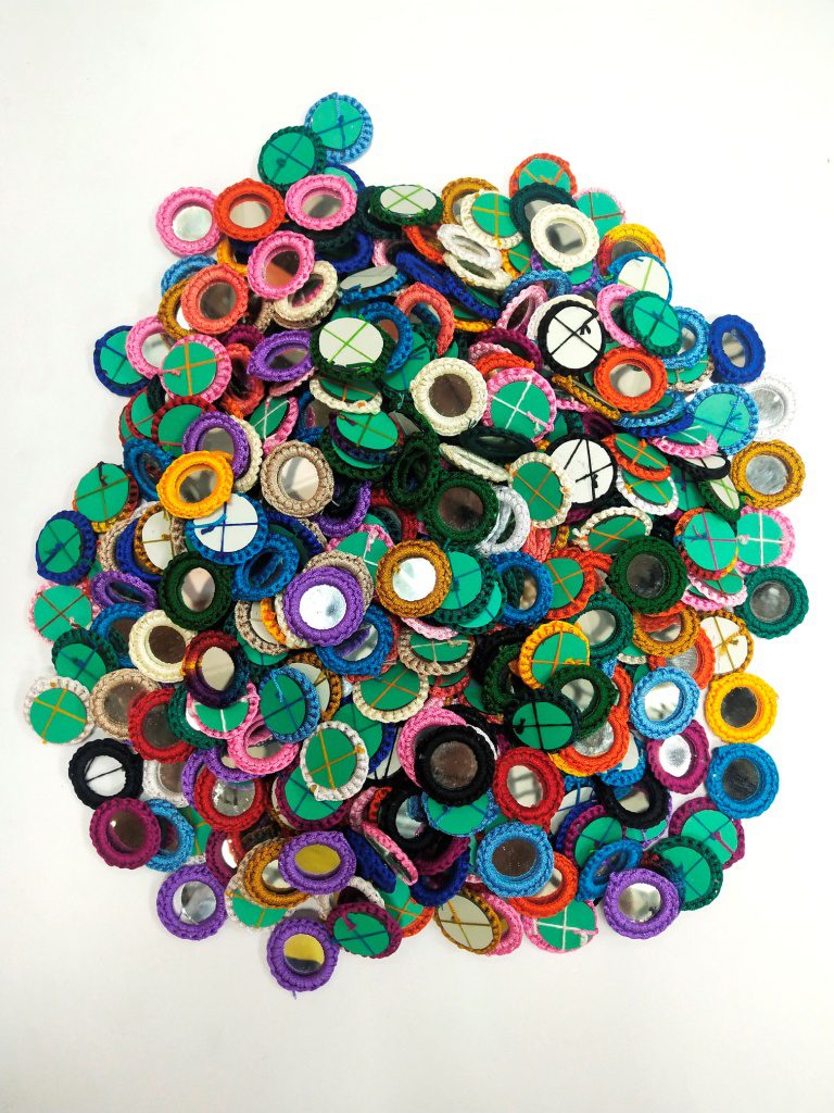 Multicolour Handmade Thread Mirror (25 Pcs)