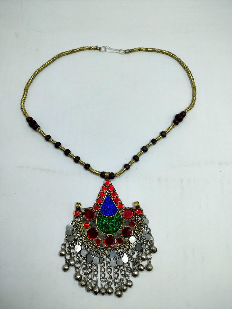 Vintage Boho Pendant & Metal Beads Necklace