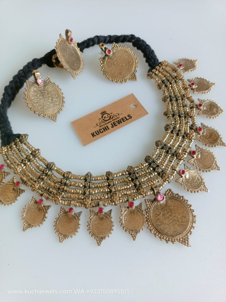 Tribal Queen Choker Set