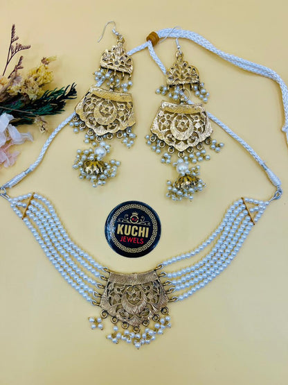 Luxurious Bold & Beautiful Traditional Choker Set