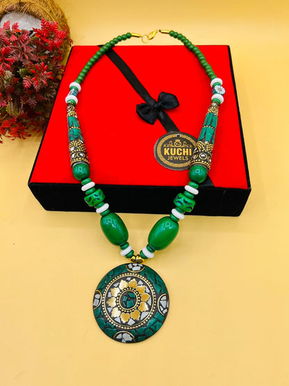 Round Pendant Mosaic Stone Pipe Necklace