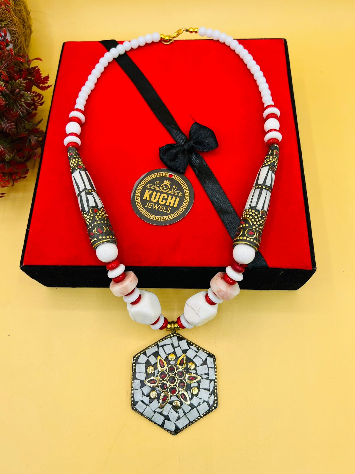 Stylish Pendant Mosaic Stone Pipe Necklace