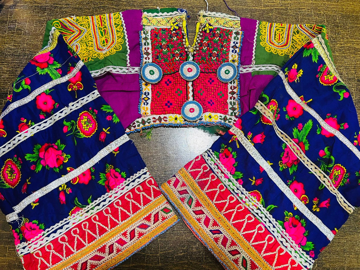 Afghan Vintage Neckline With Sleevez (Gala Bazoo)