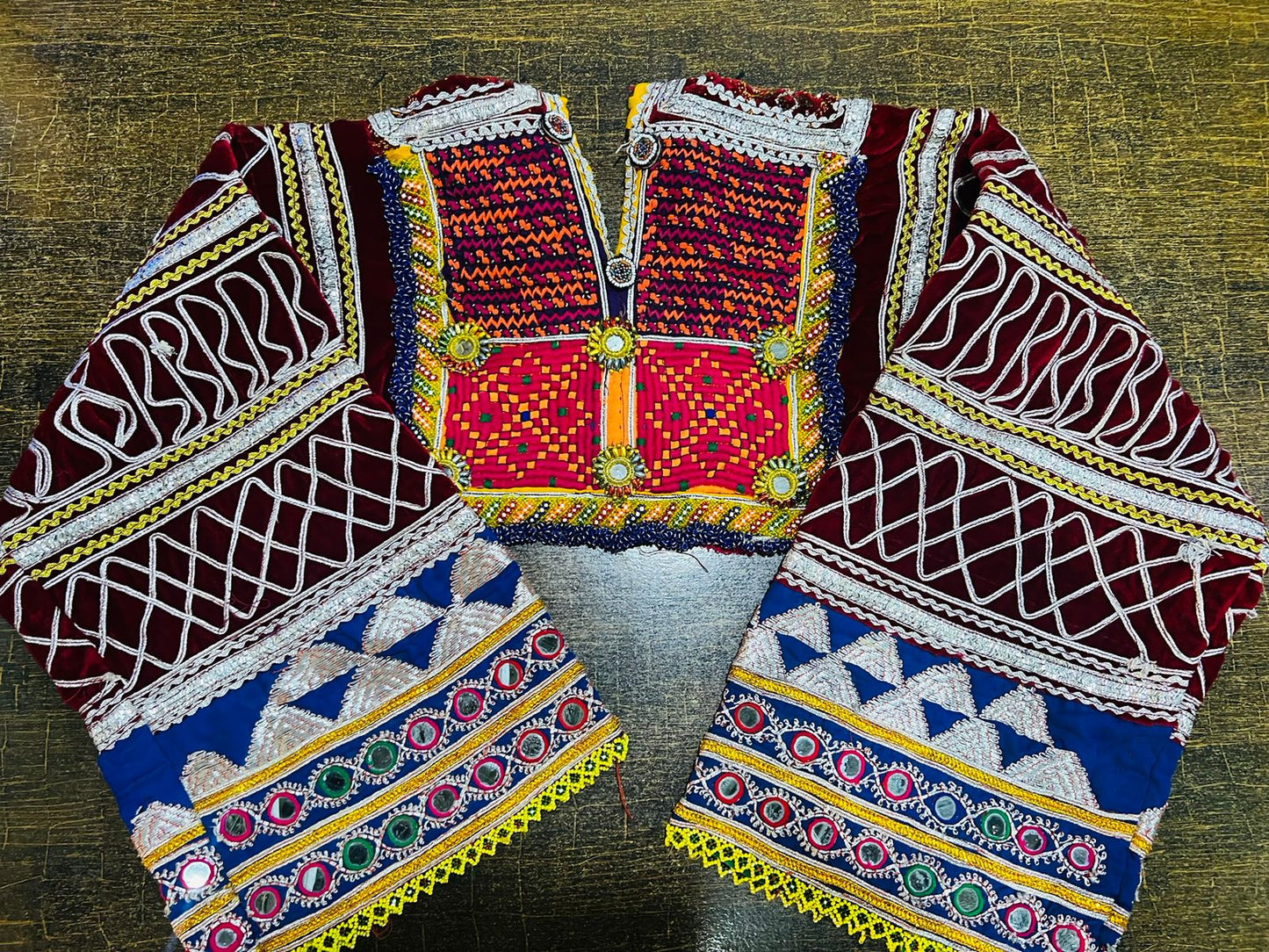 Afghan Vintage Neckline With Sleevez (Gala Bazoo)