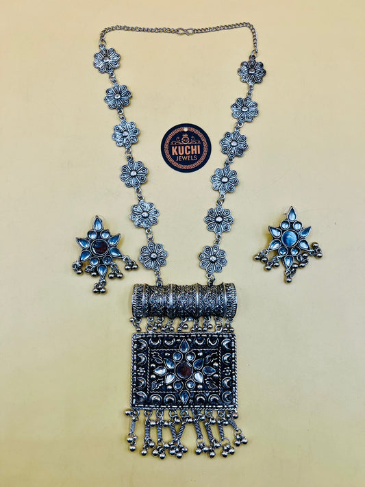 Oxidized Flower Chain Pendant Necklace Set