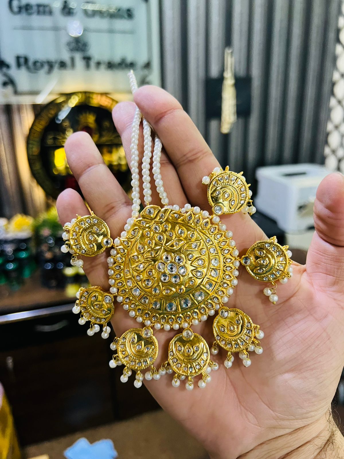 Kundan Bahwalpuri Golden Head Tikka