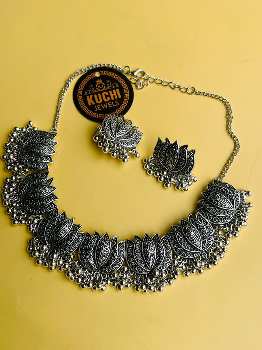 Tulip Flower Oxidized Silver Choker Set