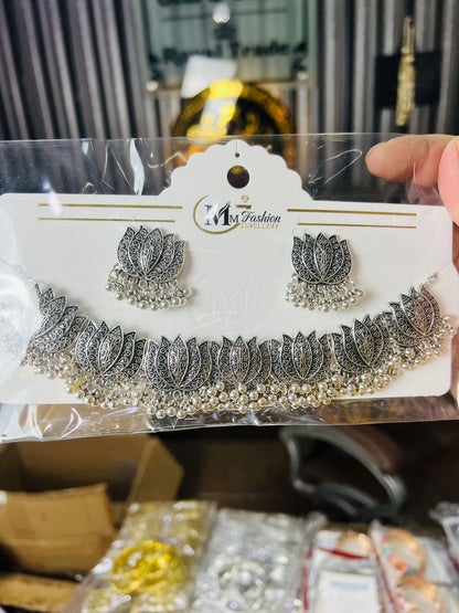 Tulip Flower Oxidized Silver Choker Set