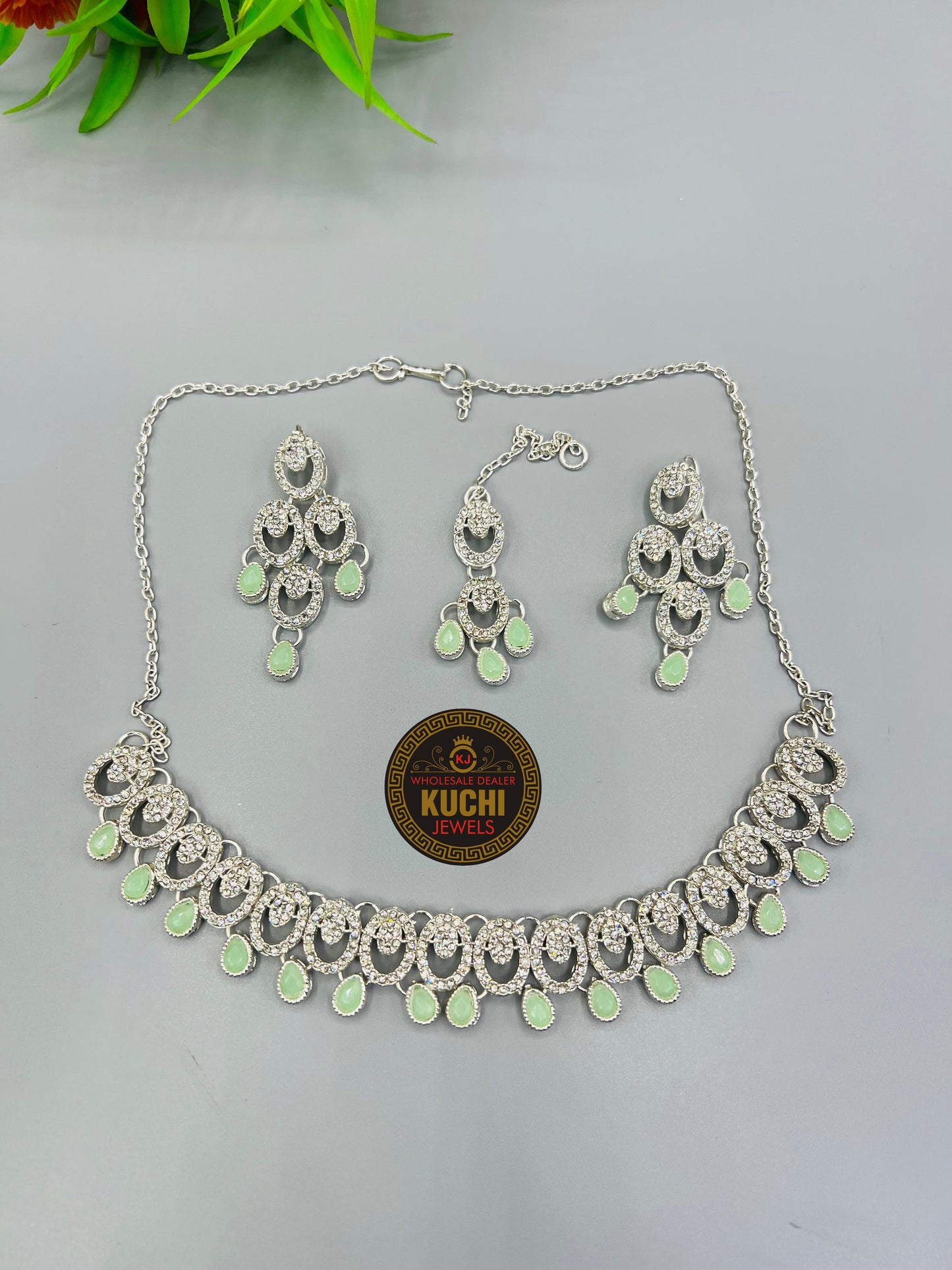 Zircon Necklace Set With Tikka