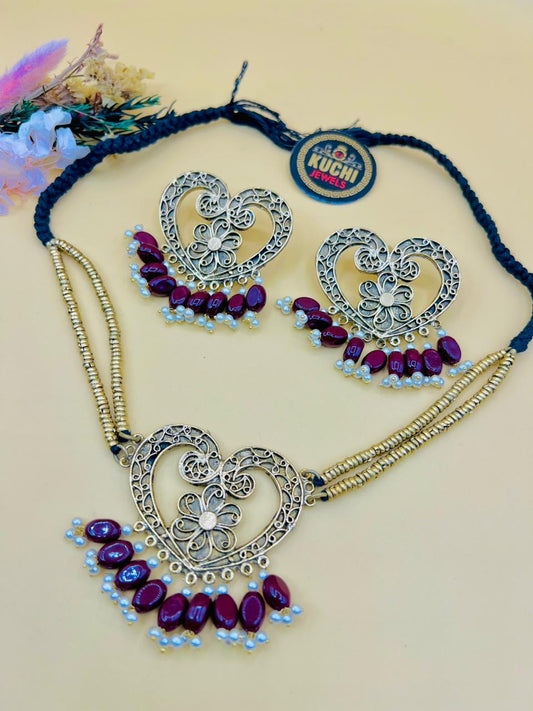 Textured Detailing Heart-Shaped Pearl Chokar Set