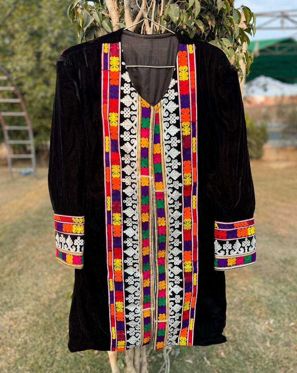 High Quality 900 Velvet Kaftan With Tribal Design Embroidery